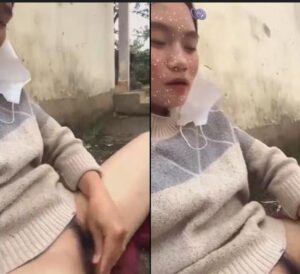 Em nứng quá có ai giúp em không